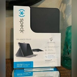 Speck Balance Folio, for iPad Pro, 11” and iPad Air, NEW!